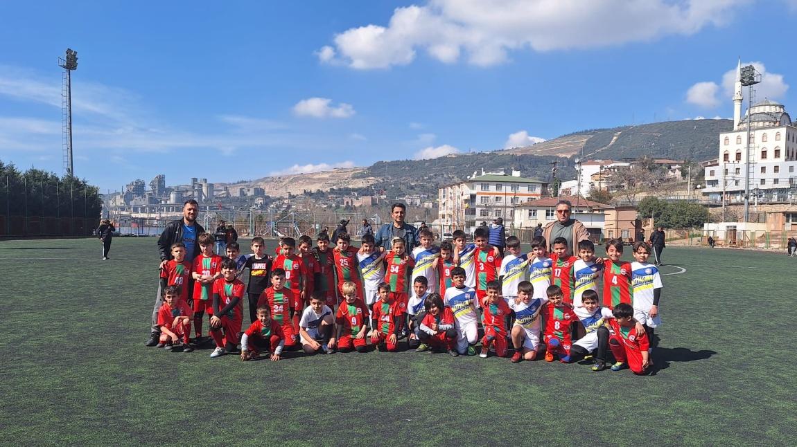 10 Mart 2024'te Tüpraş İlkokulu Futbol Takımı Hazırlık Maçında Yine Yüzümüzü Güldürdü